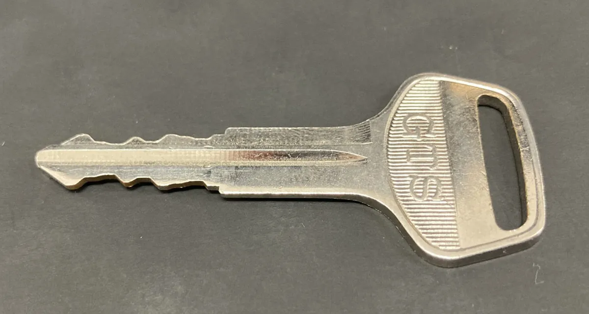 イモビライザーなしの鉄鍵