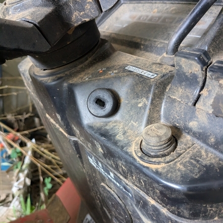 ホンダ MIGHTY-11の鍵作成 作業中写真
