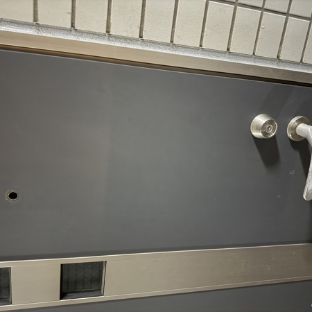 千葉県流山市 賃貸住宅の鍵開け 作業中写真