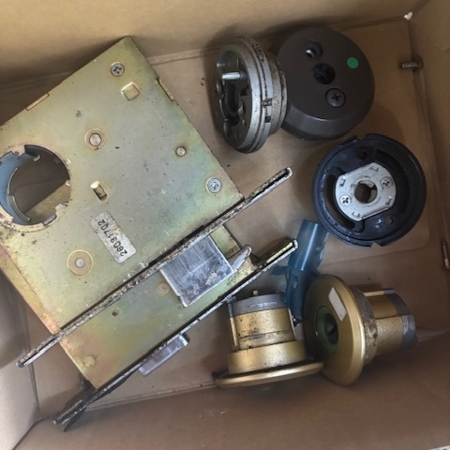 福島県いわき市 錠前一式交換 作業中写真