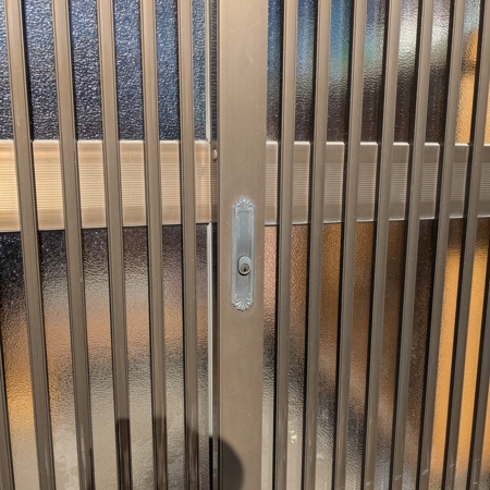 栃木県小山市で引き戸の鍵交換