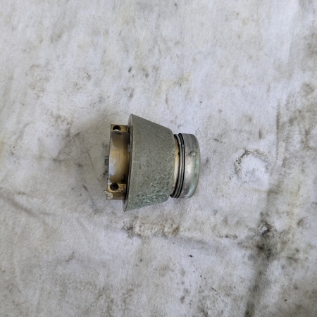 栃木県小山市 住宅の鍵交換 作業中写真