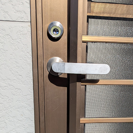 茨城県牛久市 戸建て住宅の玄関鍵交換 作業後写真