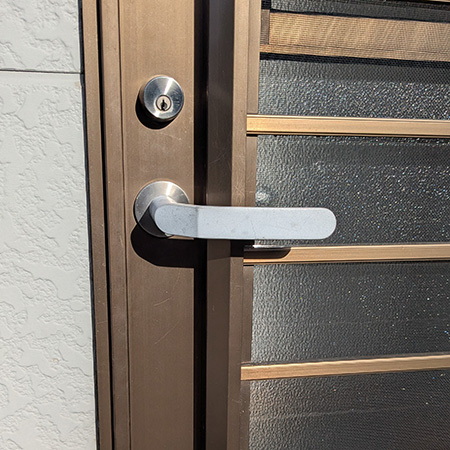 茨城県牛久市 戸建て住宅の玄関鍵交換 作業前写真