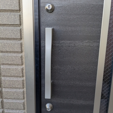 埼玉県鴻巣市で戸建て住宅の玄関鍵交換 作業実績 2025/12/09の作業写真