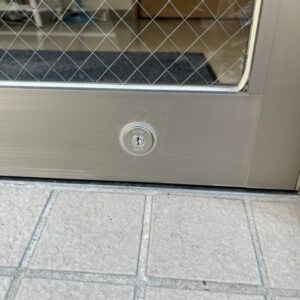 東京都杉並区 店舗の自動ドア鍵交換 作業後写真