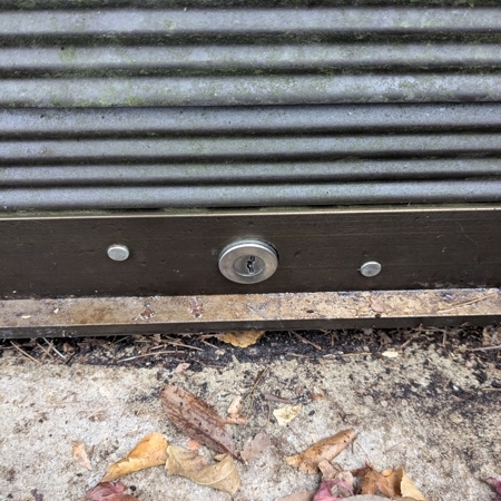 栃木県那須郡那須町でシャッターの鍵開け 作業実績 2025/12/24の作業写真