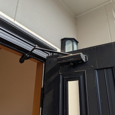 群馬県前橋市で玄関のドアクローザー交換