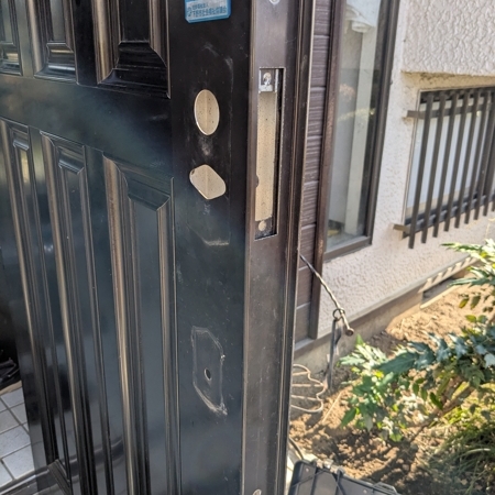 栃木県下野市 住宅の錠前一式交換 作業中写真