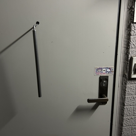 神奈川県横浜市鶴見区 賃貸住宅の鍵開け 作業中写真