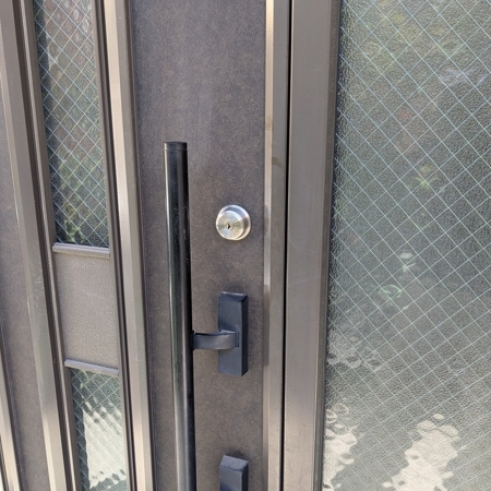 埼玉県さいたま市中央区 戸建て住宅の玄関鍵交換 作業後写真