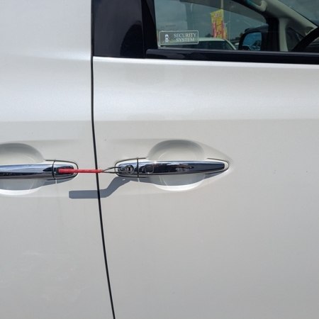 茨城県取手市 トヨタ ヴェルファイアの鍵開け 作業中写真