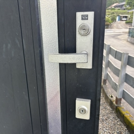 栃木県小山市 防犯のために玄関の鍵交換 作業前写真