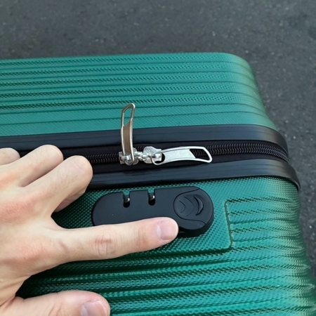 兵庫県西宮市 スーツケースのダイヤル錠解錠 作業後写真